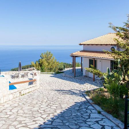 Villa Skyfall Kalamítsi Exteriör bild