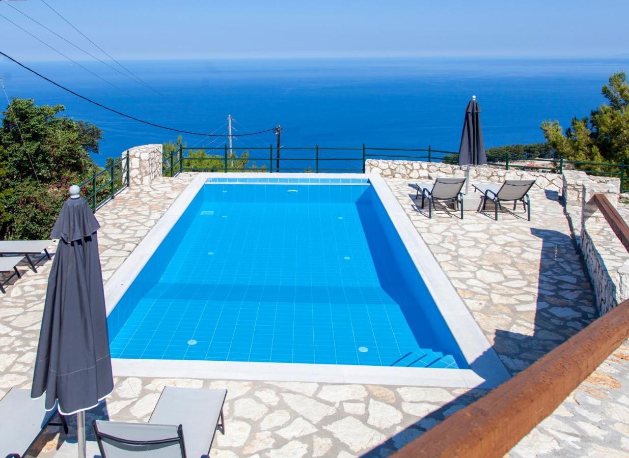 Villa Skyfall Kalamítsi Exteriör bild