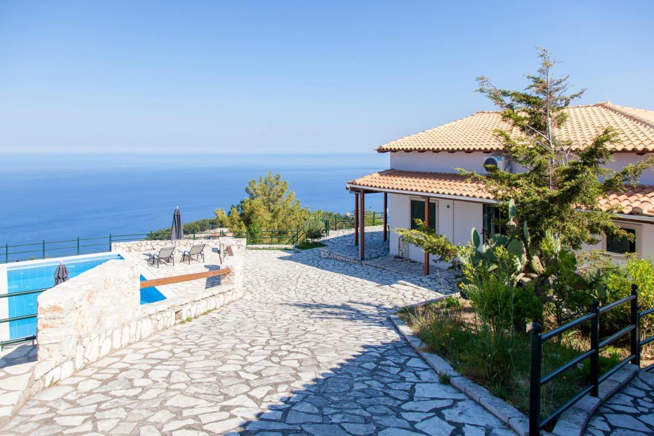 Villa Skyfall Kalamítsi Exteriör bild