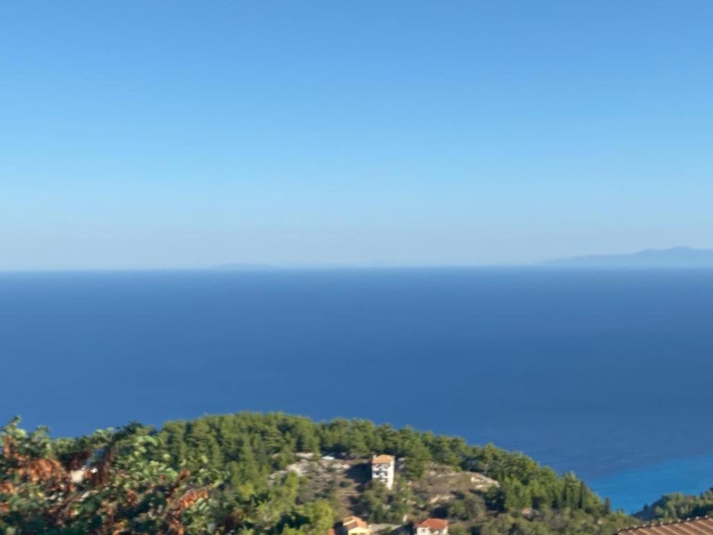Villa Skyfall Kalamítsi Exteriör bild